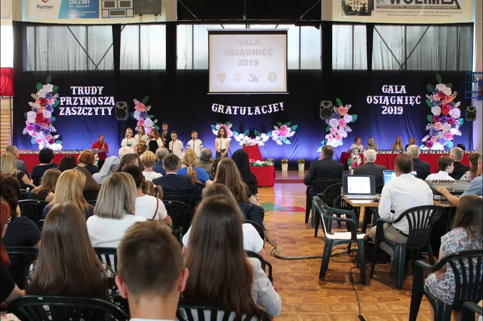 GALA OSIĄGNIĘĆ UCZNIÓW 2019 - zdjęcie 2
