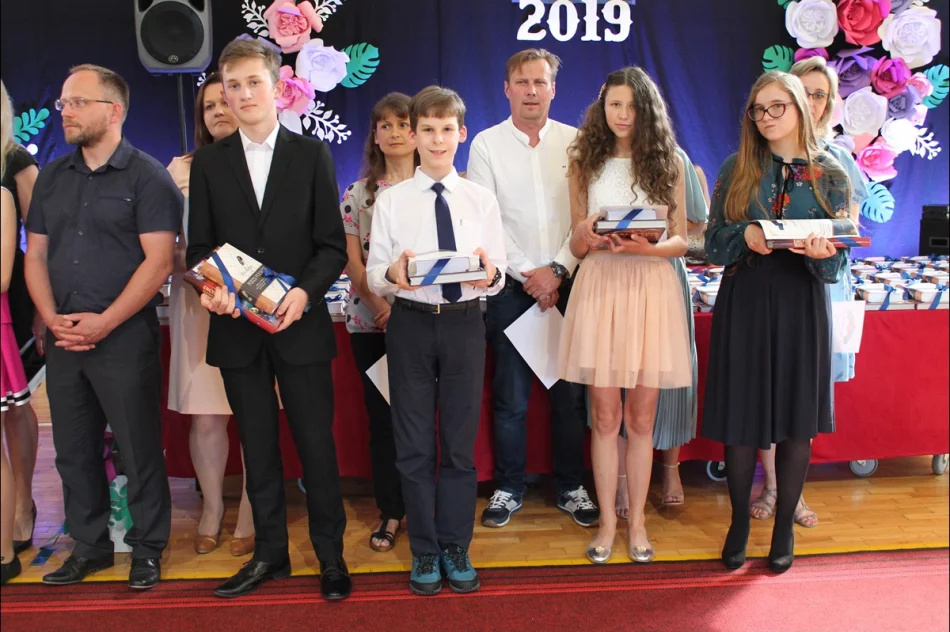 GALA OSIĄGNIĘĆ UCZNIÓW 2019 - zdjęcie 8