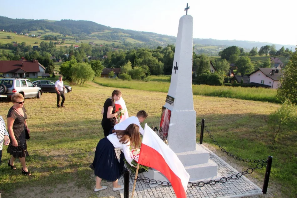 75. rocznica upamiętniająca Ofiary okupacji niemieckiej w Kłodnem - zdjęcie 17