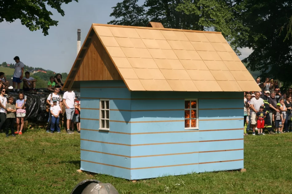  HISTORYCZNY POKAZ GASZENIA  POŻARU W DOLNYM KUBINIE NA SŁOWACJI - zdjęcie 17