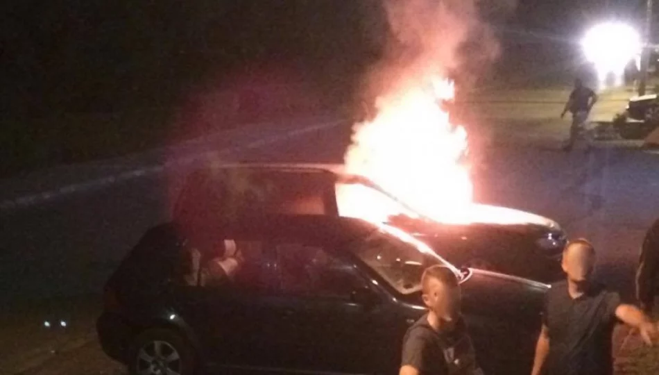 Nocny pożar samochodu (wideo) - zdjęcie 1