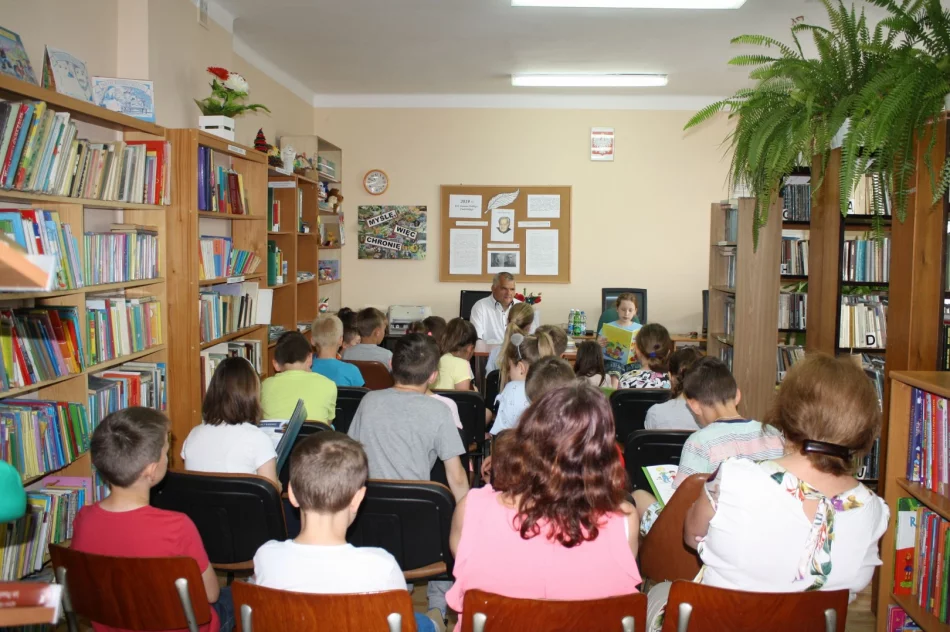 „Sportowcy czytają dzieciom” – zakończenie cyklu spotkań w gminnych bibliotekach - zdjęcie 3