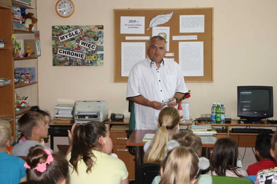 „Sportowcy czytają dzieciom” – zakończenie cyklu spotkań w gminnych bibliotekach - zdjęcie 5