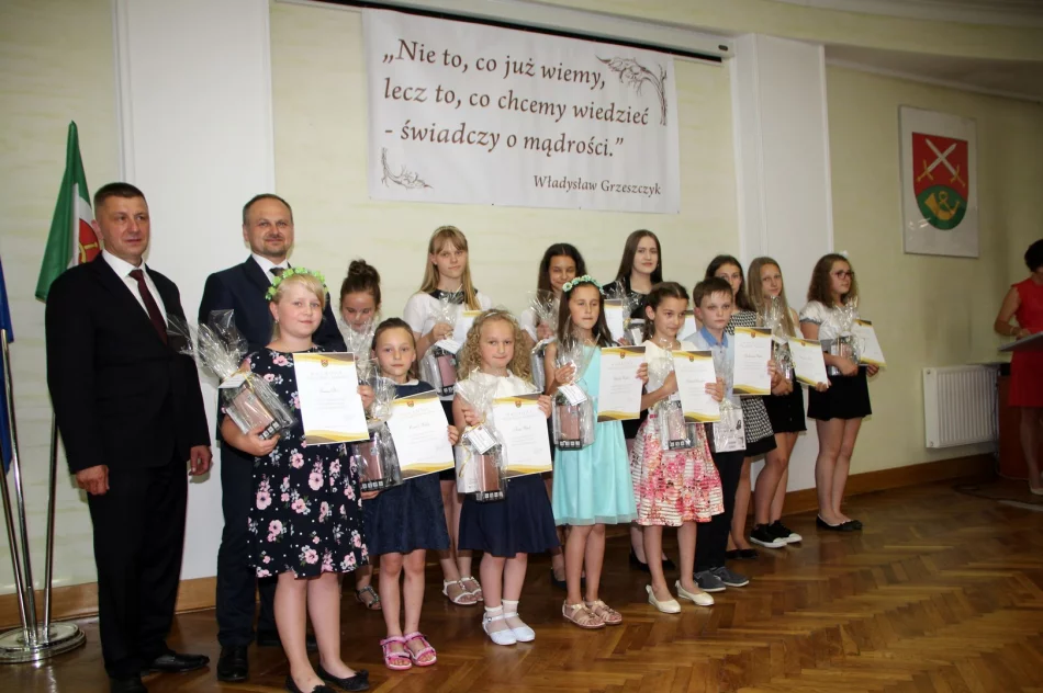 Nagrody dla uczniów i podziękowania dla nauczycieli - zdjęcie 2