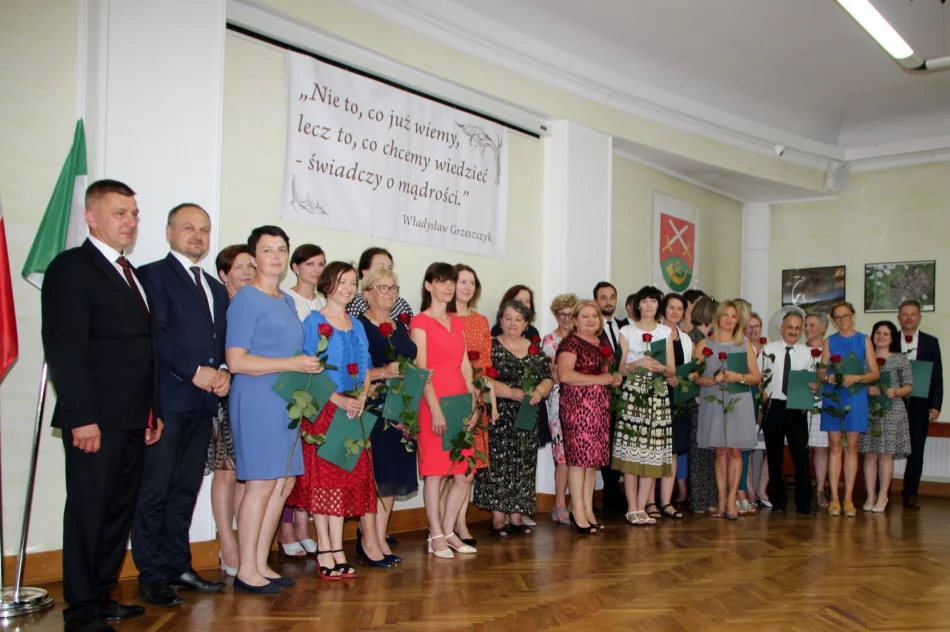 Nagrody dla uczniów i podziękowania dla nauczycieli - zdjęcie 5