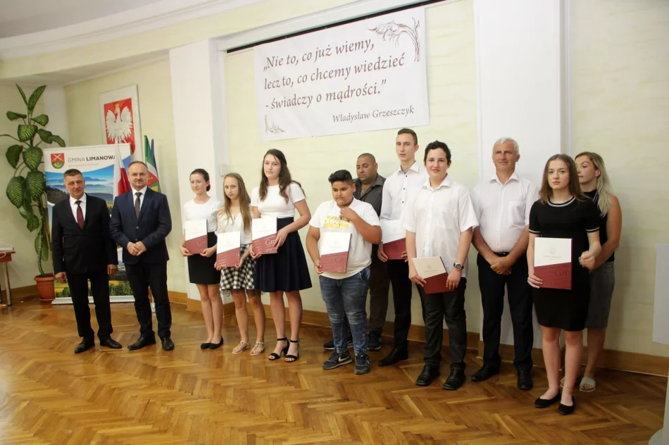 Nagrody dla uczniów i podziękowania dla nauczycieli - zdjęcie 6