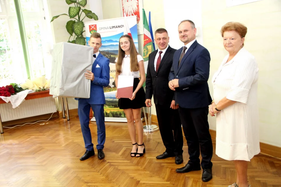 Nagrody dla uczniów i podziękowania dla nauczycieli - zdjęcie 8