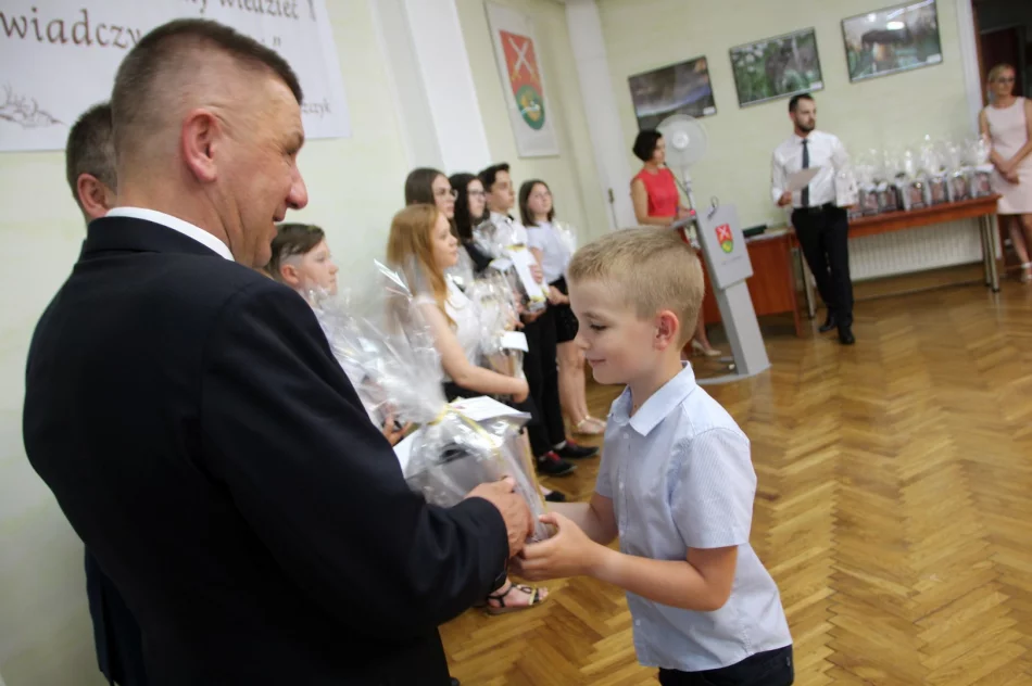 Nagrody dla uczniów i podziękowania dla nauczycieli - zdjęcie 10