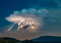 Uwaga, ostrzeżenie IMiGW: burze z gradem - zdjęcie główne