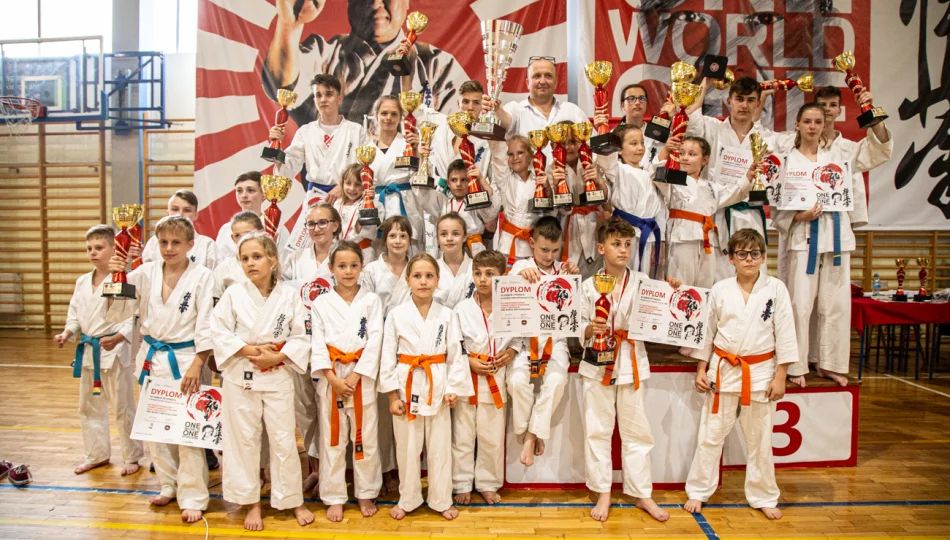 One World One Kyokushin już ósmy raz przyciągnął tłumy młodych karateków do Limanowej - zdjęcie 1