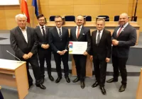 Promesa na rozbudowę boiska lekkoatletycznego w Męcinie - zdjęcie główne