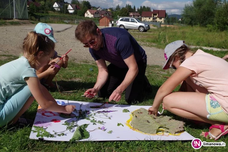 Artystyczne podsumowanie wakacji w świetlicach - zdjęcie 2