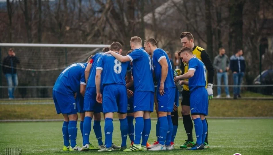 Burzliwe starcie Sokoła z Orłem: sporo okazji, czerwona kartka i zmarnowany karny w 90 minucie - zdjęcie 1