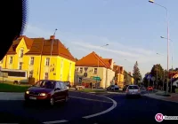 Na nowym rondzie jechał... pod prąd (wideo) - zdjęcie główne