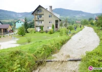 Kilkadziesiąt minut ulewy: podtopione domy, obsunęła się ziemia (zdjęcia) - zdjęcie główne