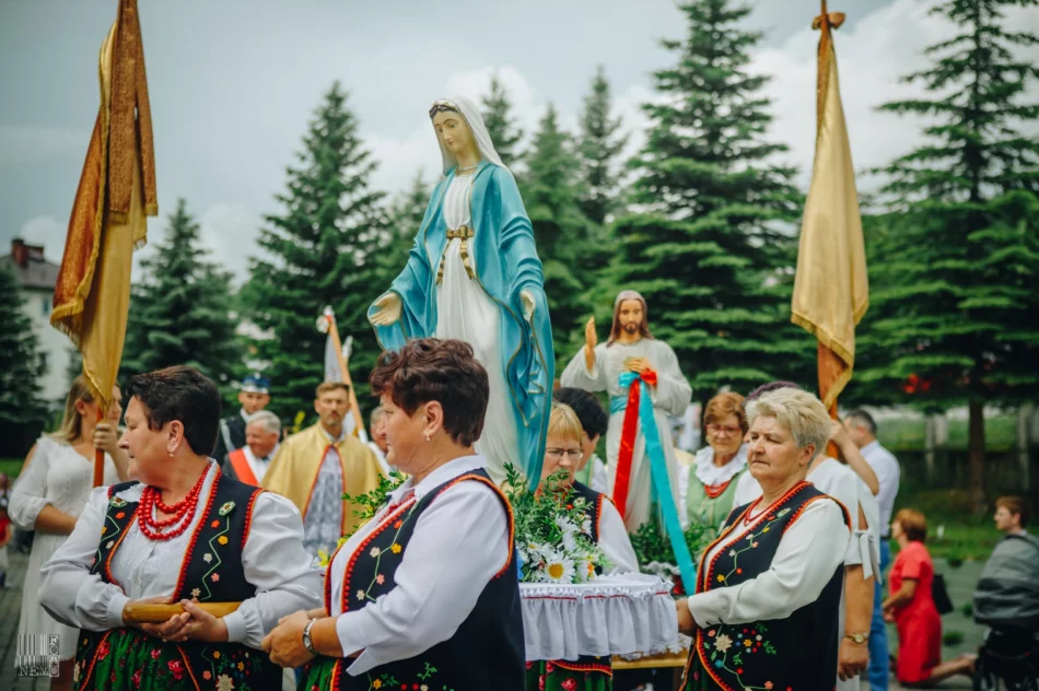  Uroczysta procesja w Starej Wsi - Święto Bożego Ciała 2019 - zdjęcie 11