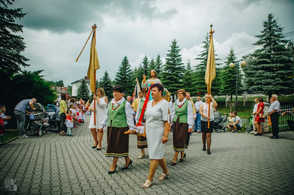  Uroczysta procesja w Starej Wsi - Święto Bożego Ciała 2019 - zdjęcie 13