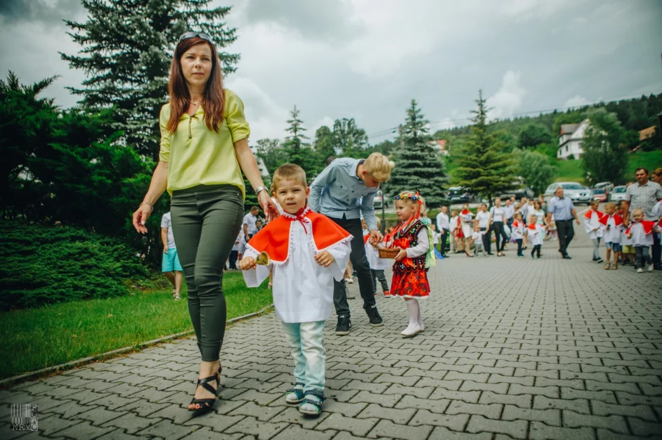  Uroczysta procesja w Starej Wsi - Święto Bożego Ciała 2019 - zdjęcie 19