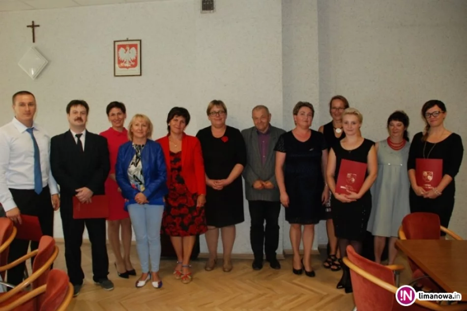 Wakacyjne awanse nauczycieli - zdjęcie 2