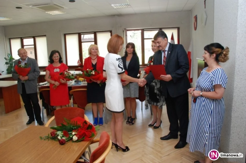 Wakacyjne awanse nauczycieli - zdjęcie 3