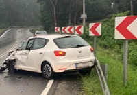 Poszukiwany kierowca ciężarówki, który spowodował groźnie wyglądający wypadek - zdjęcie główne