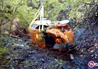 Skradziony 'maluch' został odnaleziony w głębokim korycie potoku - zdjęcie główne