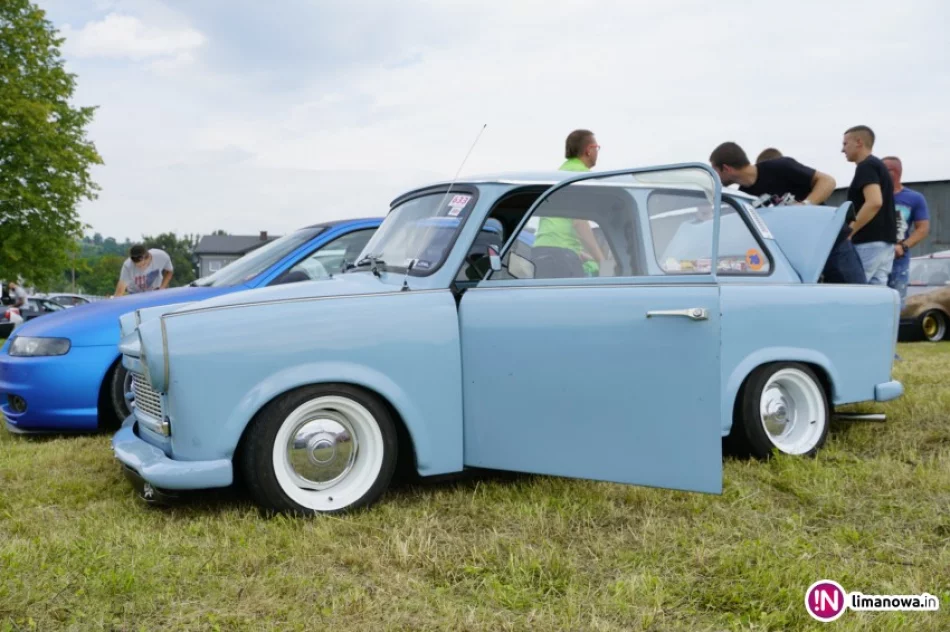 Impreza dla pasjonatów motoryzacji - zobacz jak driftują (wideo) - zdjęcie 3