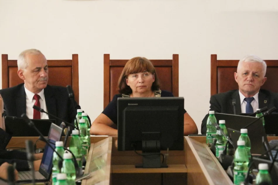 Radni przyjęli raport o stanie miasta. Burmistrz z absolutorium i wotum zaufania - zdjęcie 2