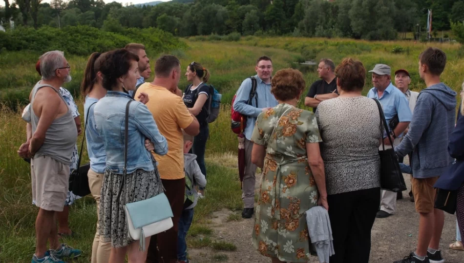 Odbył się kolejny spacer historyczny – tematem przewodnim potoki, mosty i powodzie - zdjęcie 1