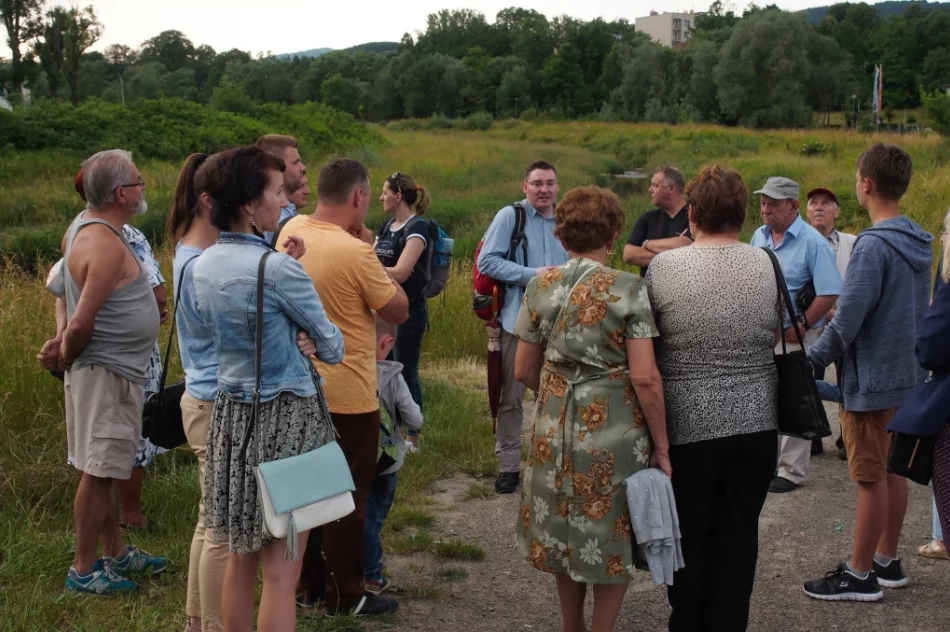 Odbył się kolejny spacer historyczny – tematem przewodnim potoki, mosty i powodzie - zdjęcie 5