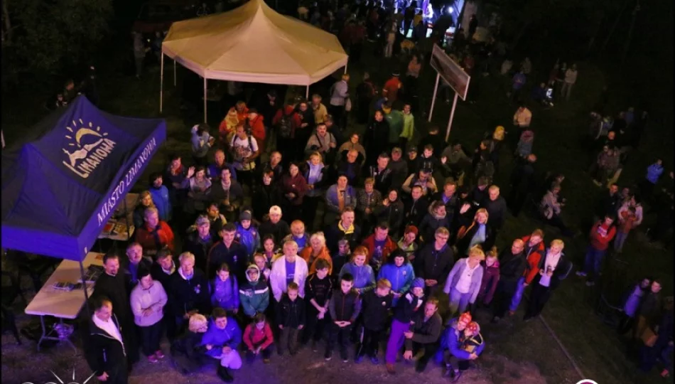 500 turystów pod Milenijnym Krzyżem i pokaz sztucznych ogni (wideo) - zdjęcie 1