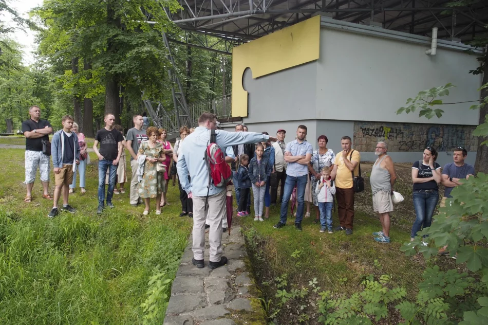 Odbył się IX Spacer Historyczny po Limanowej. - zdjęcie 2