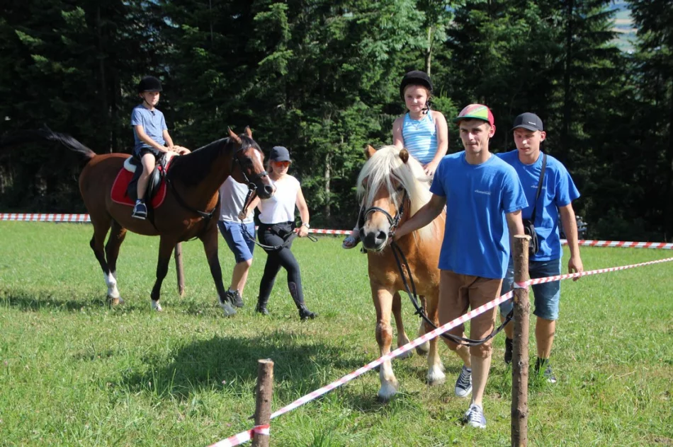 Przywitali lato i dobrą zabawą otwarli sezon turystyczny  - zdjęcie 8