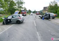 Czołowe zderzenie aut, ranne trzy osoby - zdjęcie główne