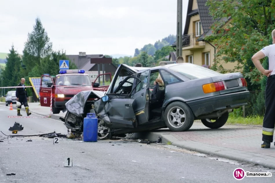 Czołowe zderzenie aut, ranne trzy osoby - zdjęcie 2