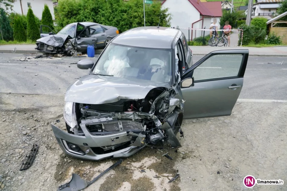 Czołowe zderzenie aut, ranne trzy osoby - zdjęcie 3