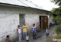 Romowie 'nie mogą wegetować w zagrożeniu katastrofą' - zdjęcie główne