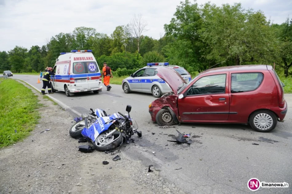Motocyklista zderzył się z Fiatem i trafił do szpitala - zdjęcie 2