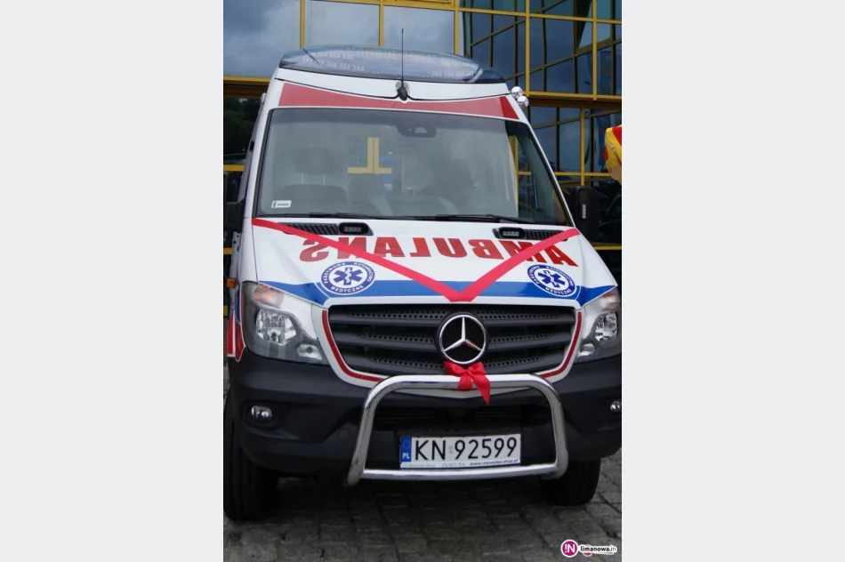 Otrzymali najnowocześniejszą karetkę - od firmy - zdjęcie 2