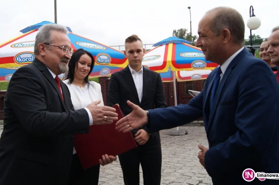 Otrzymali najnowocześniejszą karetkę - od firmy - zdjęcie 3