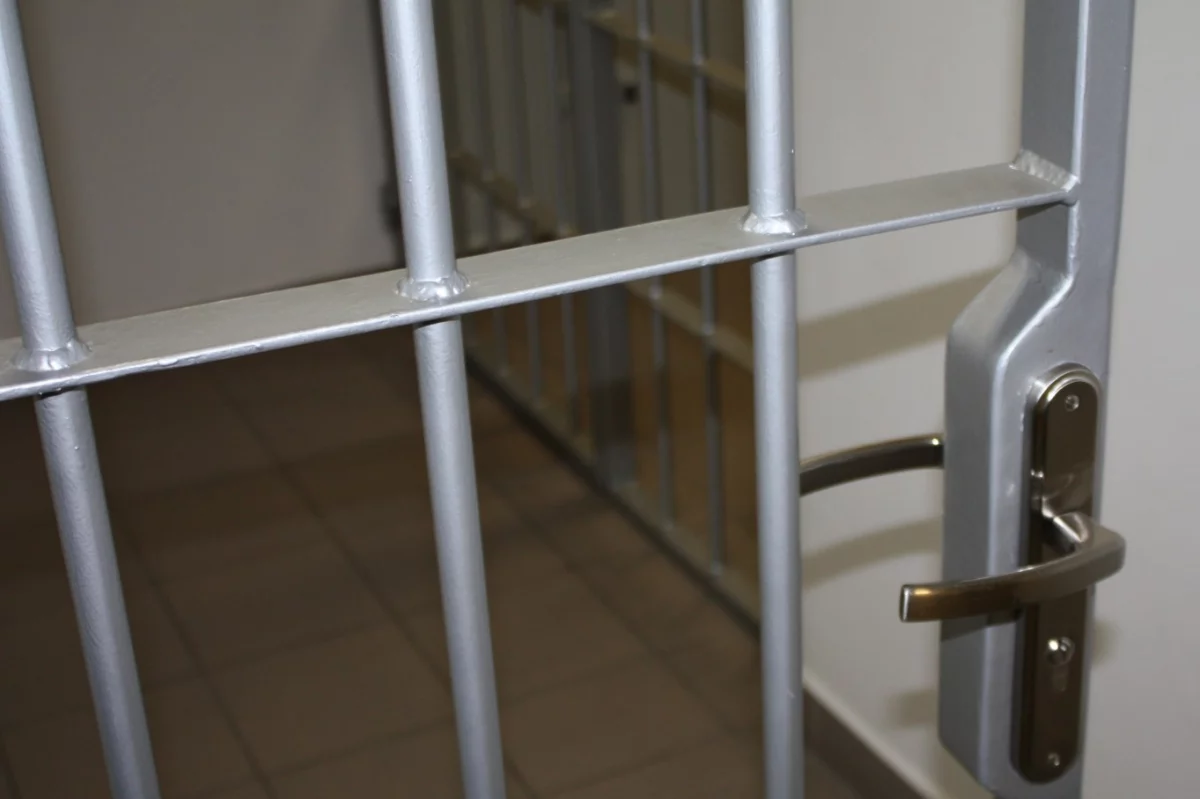 Ksiądz w areszcie. Prokuratura zarzuca mu 15 przestępstw seksualnych wobec małoletnich