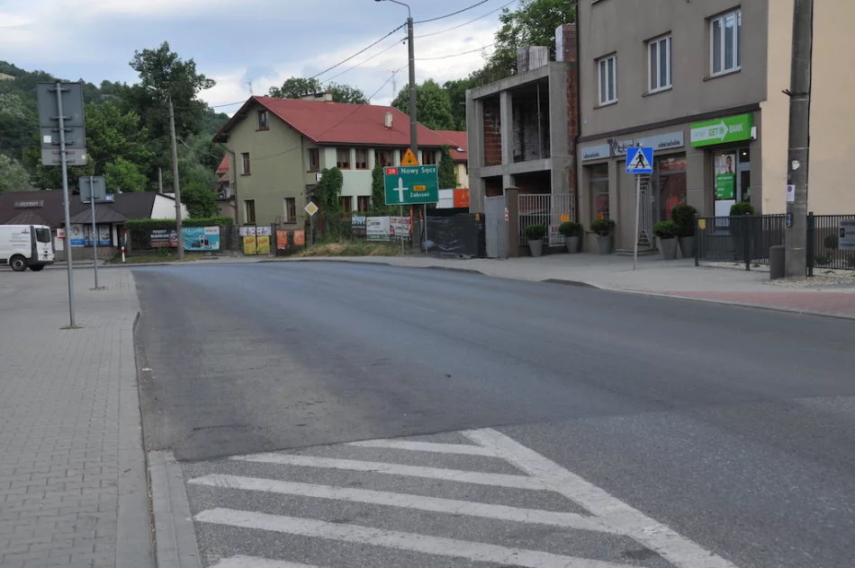 "Krajówka" wyremontowana, piesi i kierowcy czekają na oznakowanie - zdjęcie 3