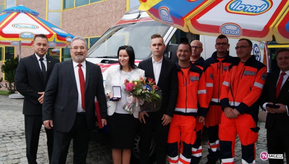 Karetka w Pogotowiu. Firma Koral przekazała nowy ambulans - zdjęcie 1