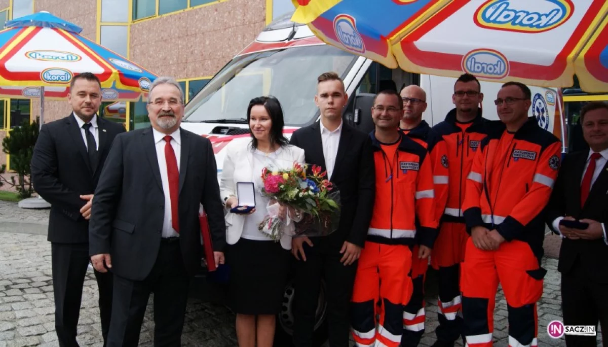 Karetka w Pogotowiu. Firma Koral przekazała nowy ambulans