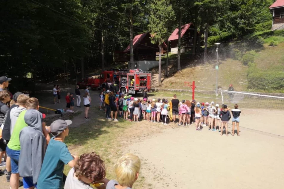 Strażacy rozmawiali z dziećmi i młodzieżą na temat bezpieczeństwa podczas letniego wypoczynku - zdjęcie 6