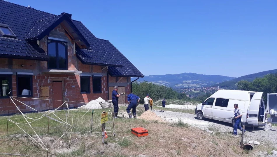 PGNiG: gaz ulatniający się z odwiertu nie stanowi zagrożenia - zdjęcie 1