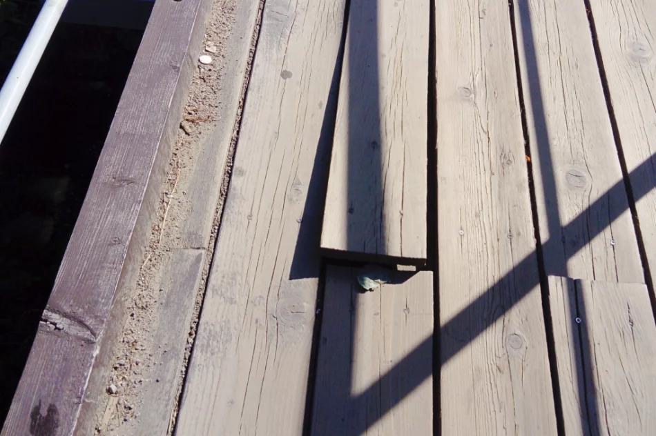 Kiepski stan kładki dla pieszych - zdjęcie 3