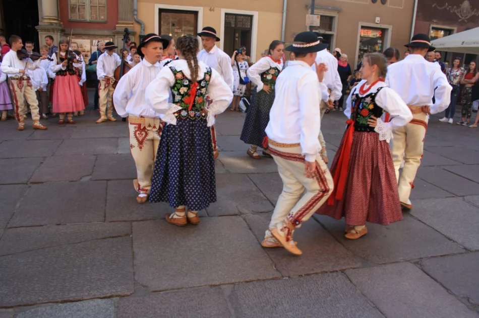 Warsztaty i wypoczynek dla członków zespołów regionalnych możliwe dzięki budżetowi obywatelskiemu - zdjęcie 15