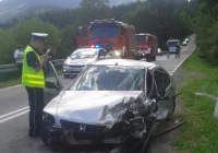 Czołowe zderzenie podczas wyprzedzania, sprawca pozostał w szpitalu - zdjęcie główne