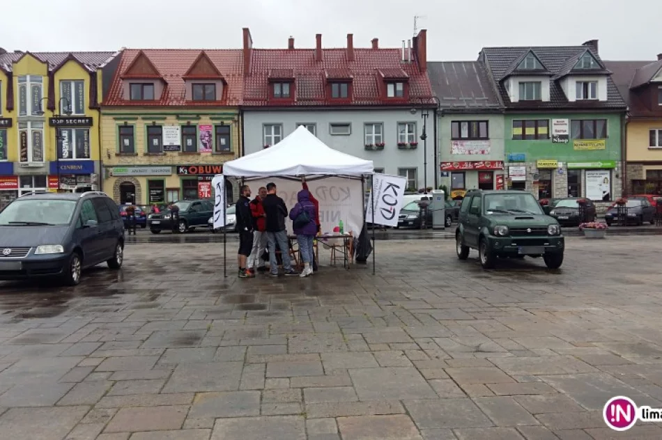 Działacze KOD-u przyjechali, by rozmawiać z mieszkańcami o demokracji - zdjęcie 3